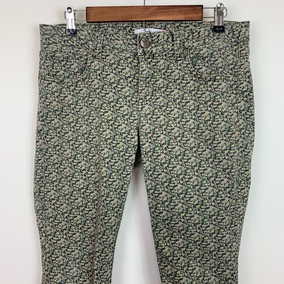 Cabi size 6 printed skinny denim jeans style# 5083 - Picture 10 of 10